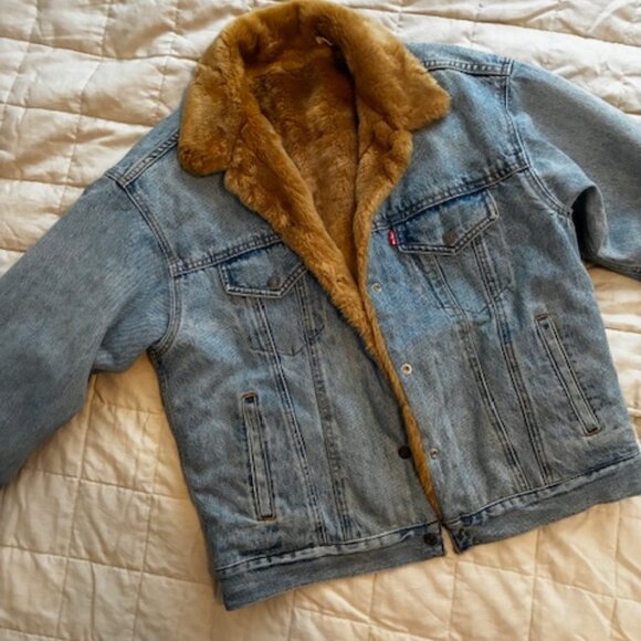 Levi's Blue Jean Jacket with Brown Fur Collar - Picture 2 of 2
